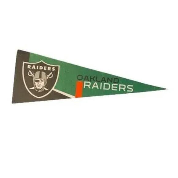 Vintage Oakland Raiders NFL Felt Pennant Retro Football Collectible - Picture 1 of 7